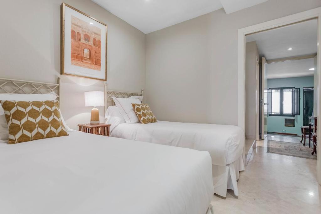 Fam Sevillian Townhouse Villa Sevilla Bagian luar foto