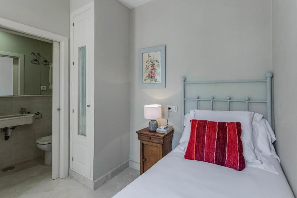 Fam Sevillian Townhouse Villa Sevilla Bagian luar foto