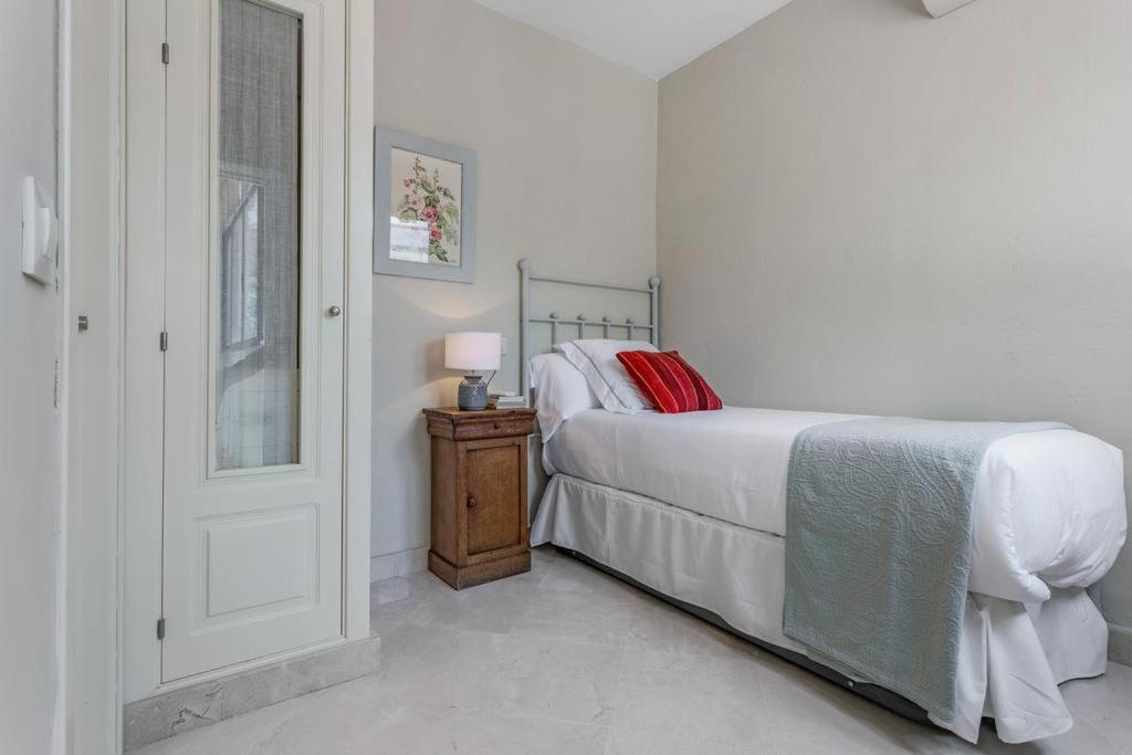 Fam Sevillian Townhouse Villa Sevilla Bagian luar foto