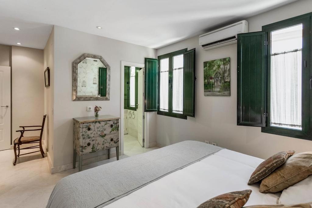 Fam Sevillian Townhouse Villa Sevilla Bagian luar foto